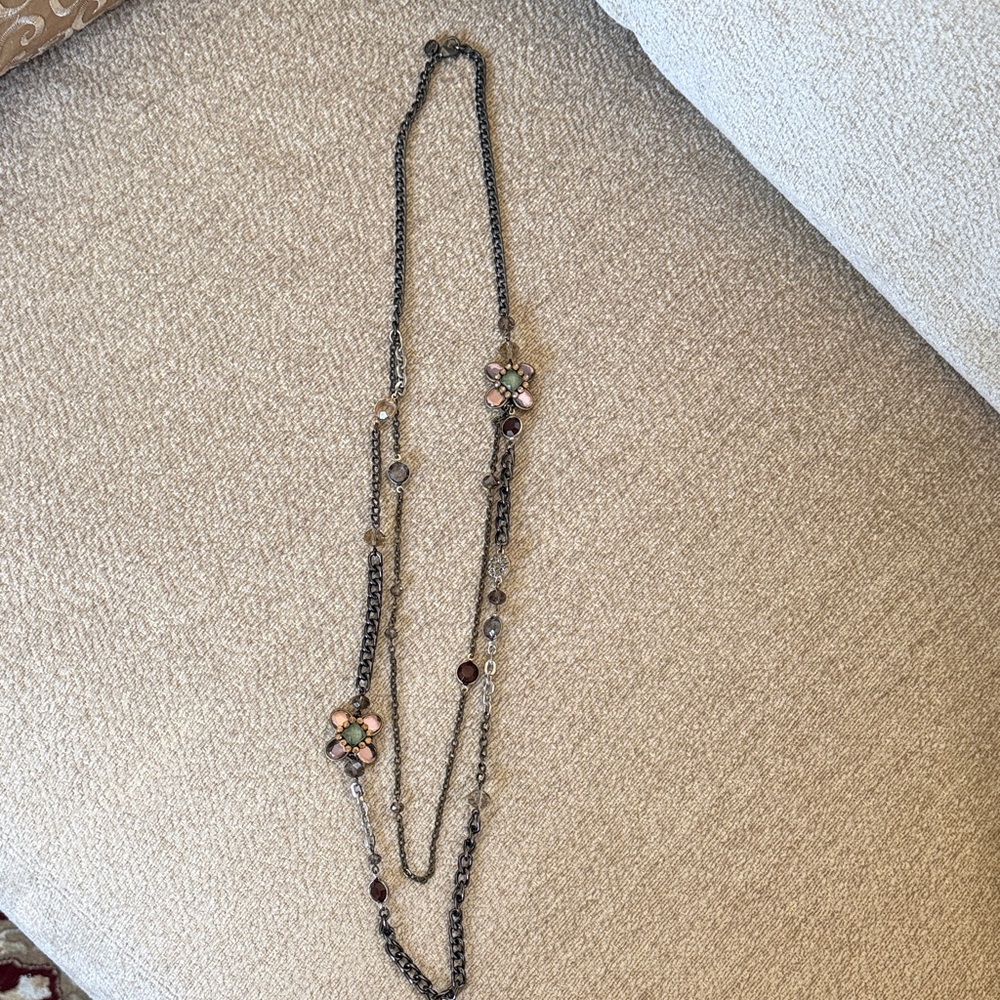 EUC Vintage LOFT Elegant Floral Necklace with Pink and Green Details, 17”